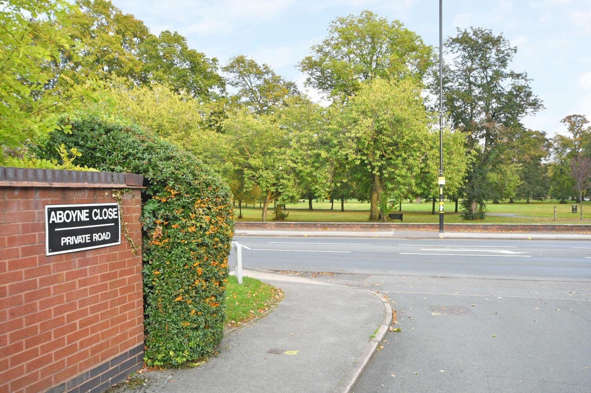 Townhouse @ Aboyne Close Birmingham Esterno foto